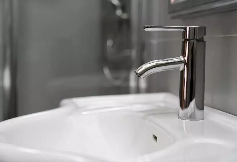 هتل Merulana Star