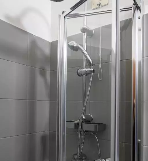 هتل Merulana Star