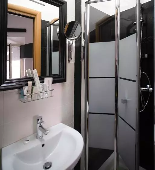 هتل Merulana Star