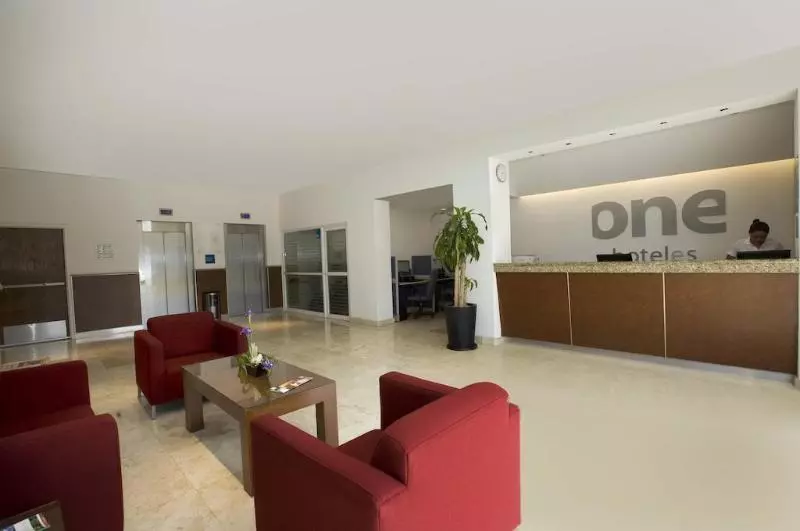 Hotel One Queretaro Plaza Galerias
