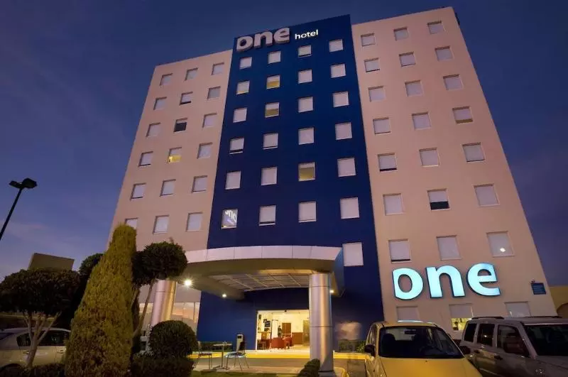 Hotel One Queretaro Plaza Galerias