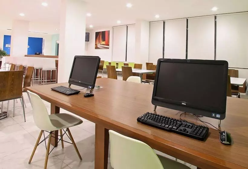 Hotel One Queretaro Plaza Galerias