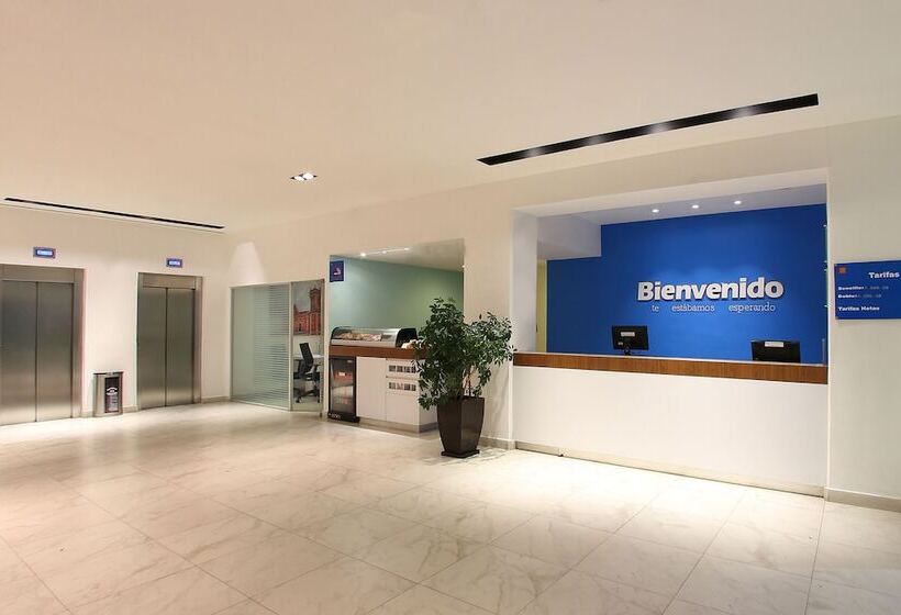 هتل One Queretaro Plaza Galerias