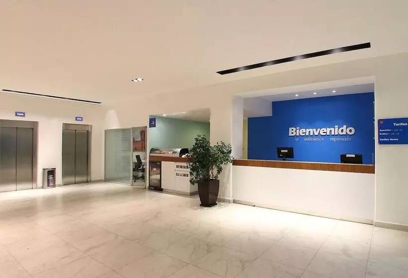 Hotel One Queretaro Plaza Galerias