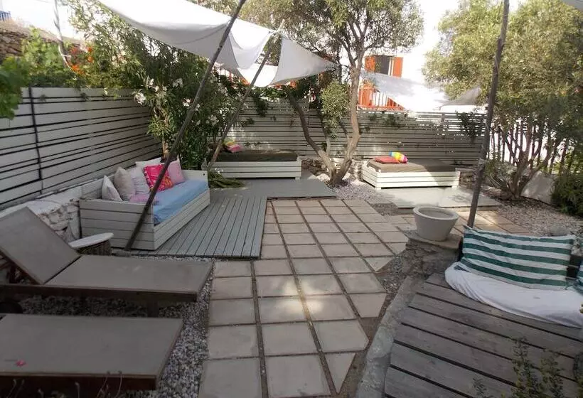 Hôtel Studios & Suites Rania