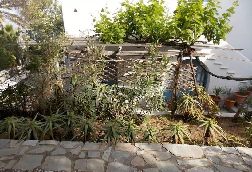 Hôtel Studios & Suites Rania