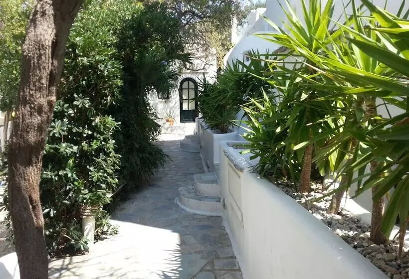 Hôtel Studios & Suites Rania