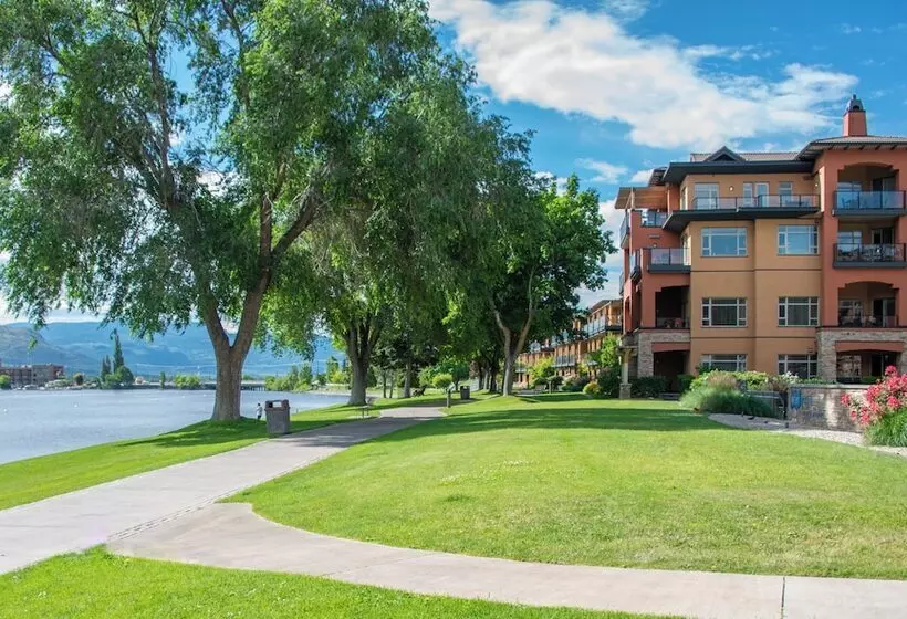 酒店 Watermark Beach Resort