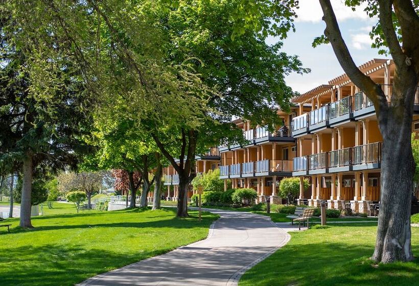 בית מלון כפרי Watermark Beach Resort