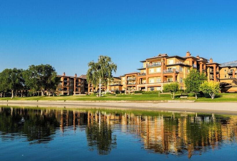 בית מלון כפרי Watermark Beach Resort