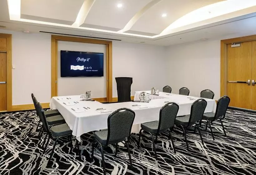 酒店 Watermark Beach Resort