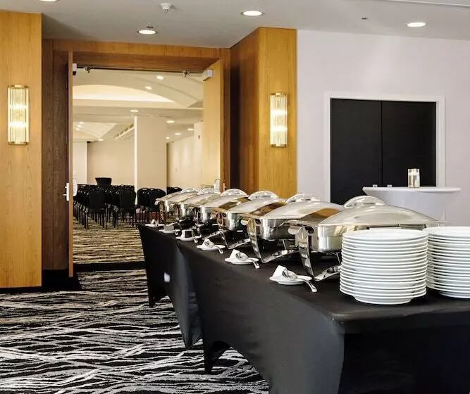 酒店 Watermark Beach Resort