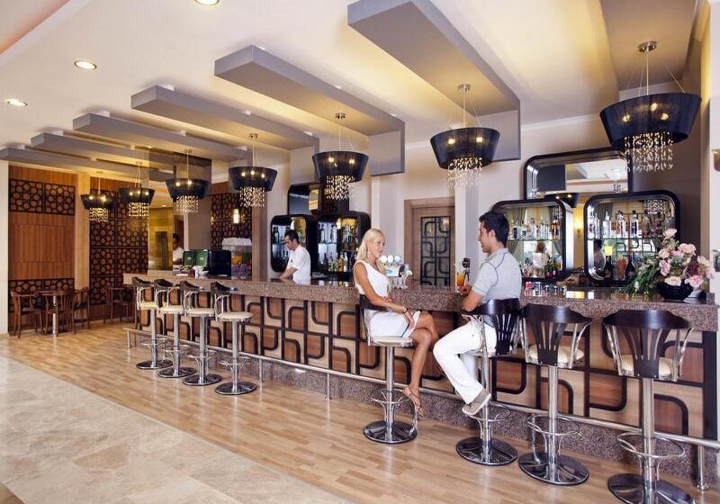 Titan Select Hotel Ultra All Inclusive