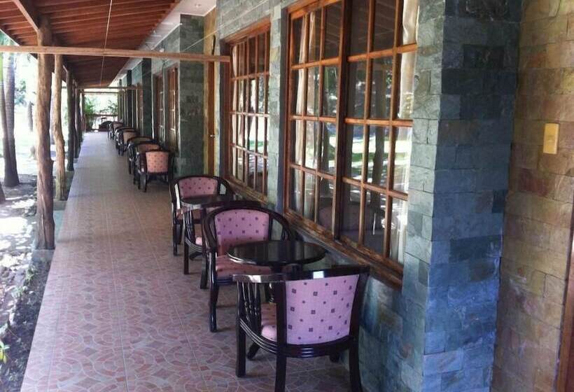 Elizabeth's Hideaway Hotel & Restaurant