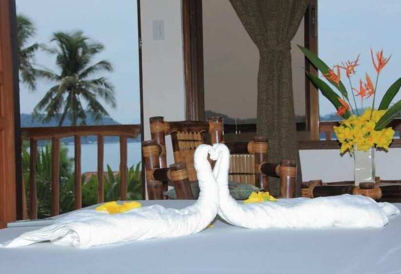 Elizabeth's Hideaway Hotel & Restaurant