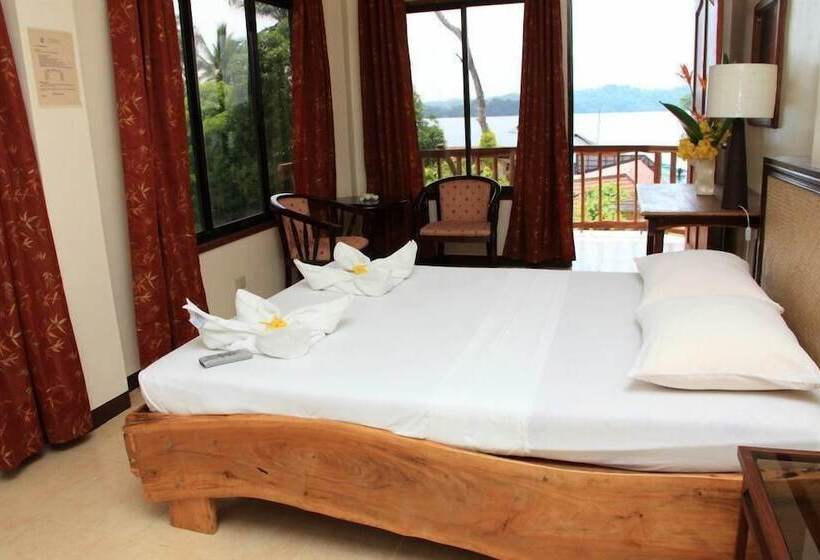 Elizabeth's Hideaway Hotel & Restaurant