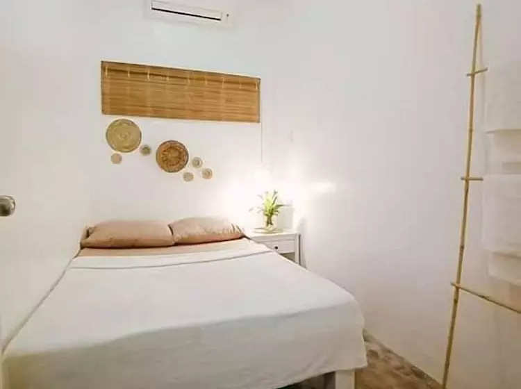 هتل Tropical Vibes Inn Siargao