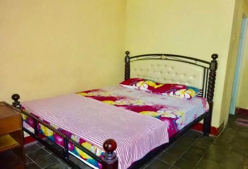 ペンション Oka Homestay