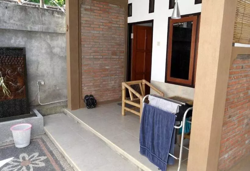 ペンション Oka Homestay