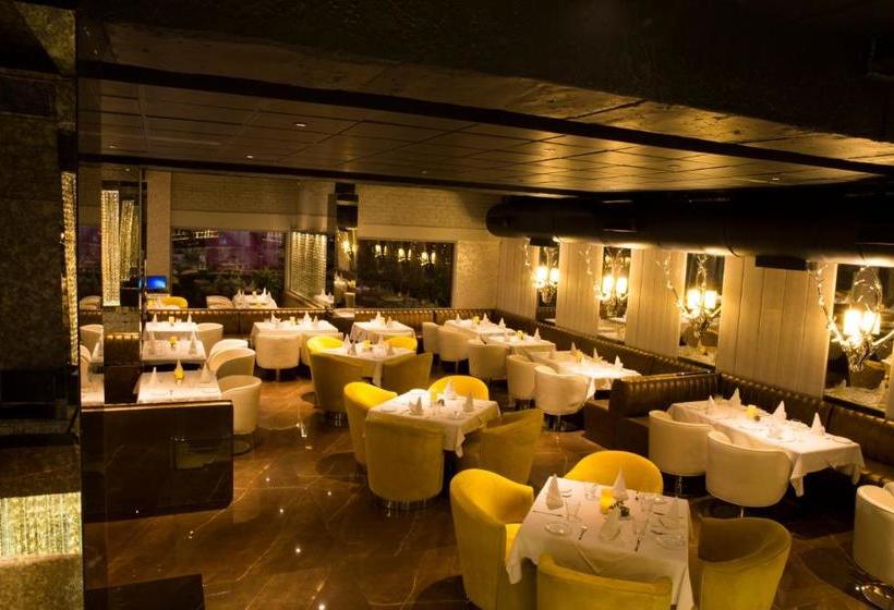 Отель Airport Centre Point