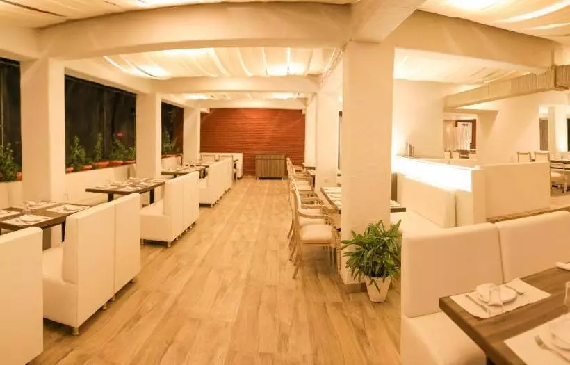 酒店 Airport Centre Point