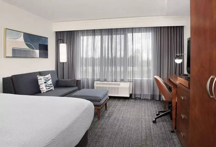 هتل Courtyard Jacksonville Flagler Center