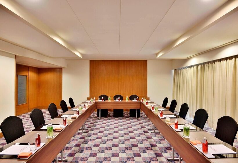 فندق Courtyard By Marriott Hyderabad