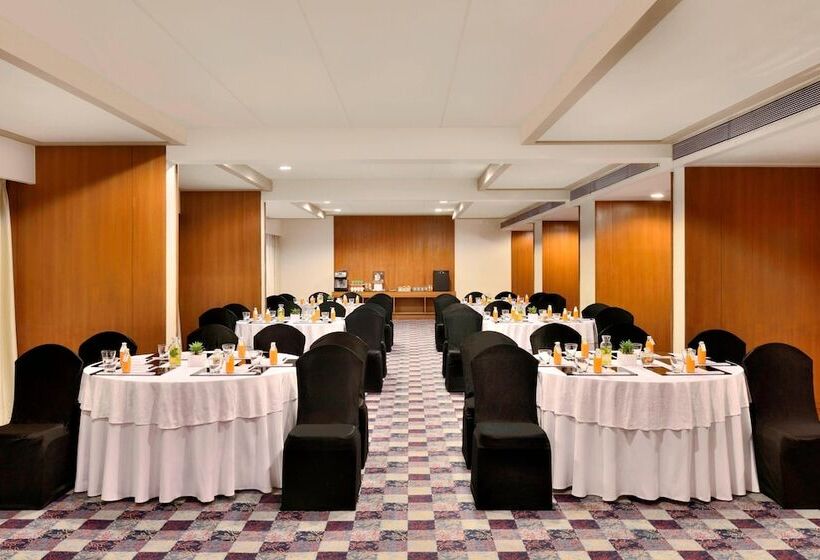 فندق Courtyard By Marriott Hyderabad