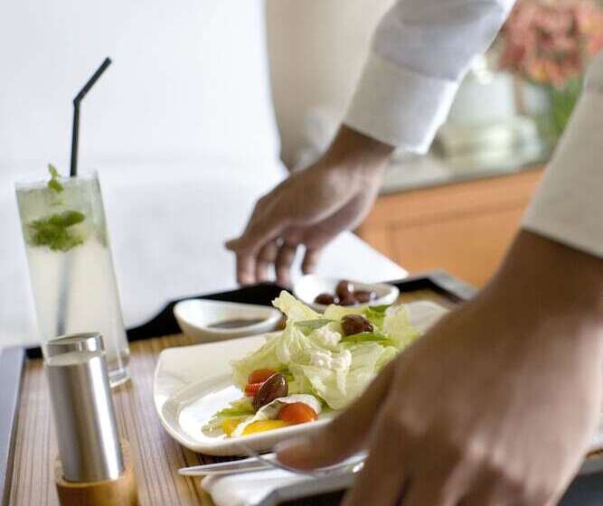 فندق Courtyard By Marriott Hyderabad