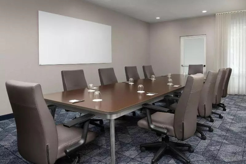 هتل Courtyard Jacksonville Flagler Center