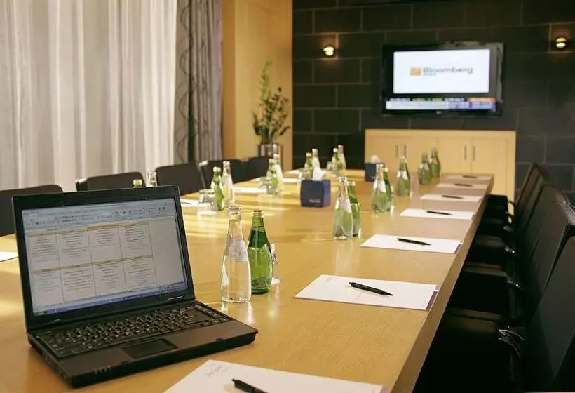 Hala Arjaan By Rotana, Deluxe Hotel Apartments