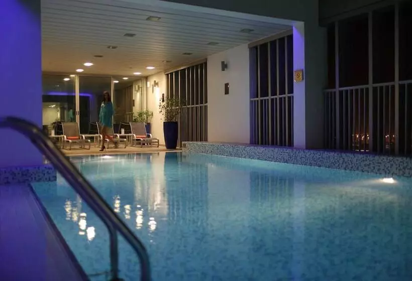 Hala Arjaan By Rotana, Deluxe Hotel Apartments