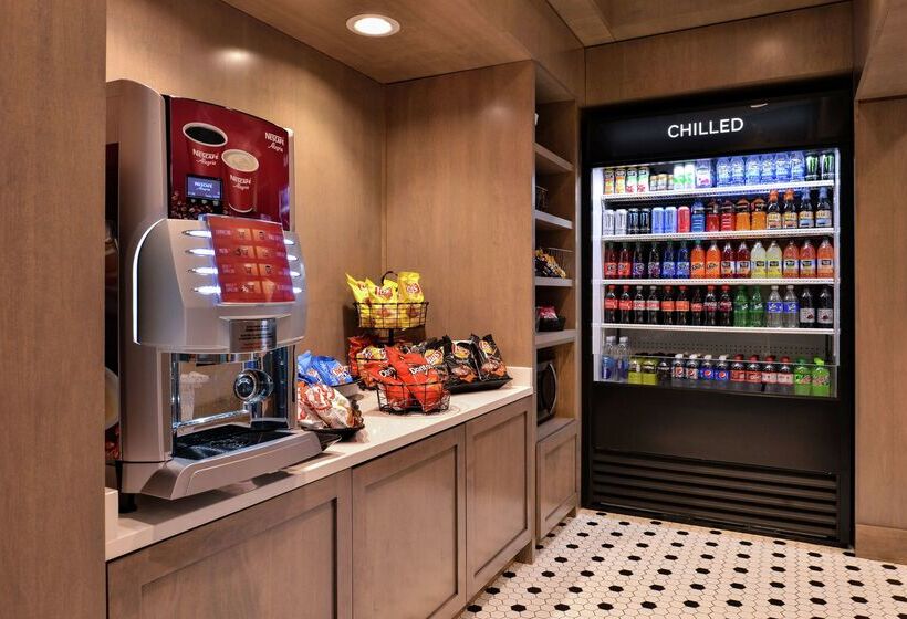 בית מלון כפרי Hilton Garden Inn Terre Haute