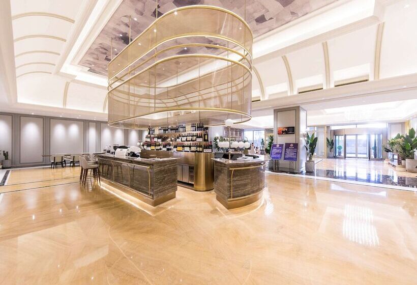 Отель Mercure Beijing Chang An West