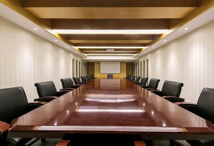 Отель Mercure Beijing Chang An West