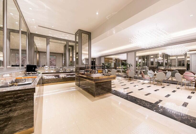 Отель Mercure Beijing Chang An West