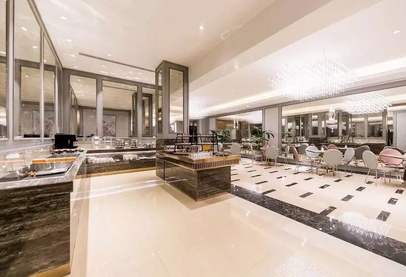 Отель Mercure Beijing Chang An West