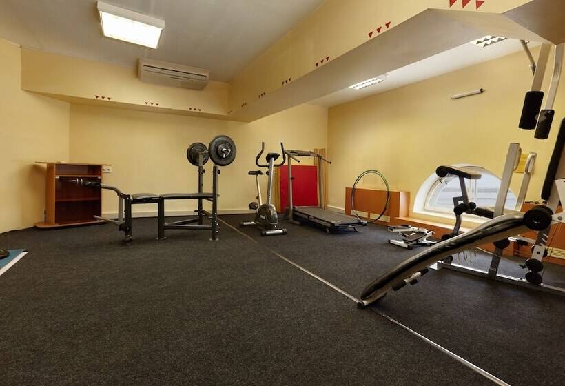 ホテル Oktyabrskaya