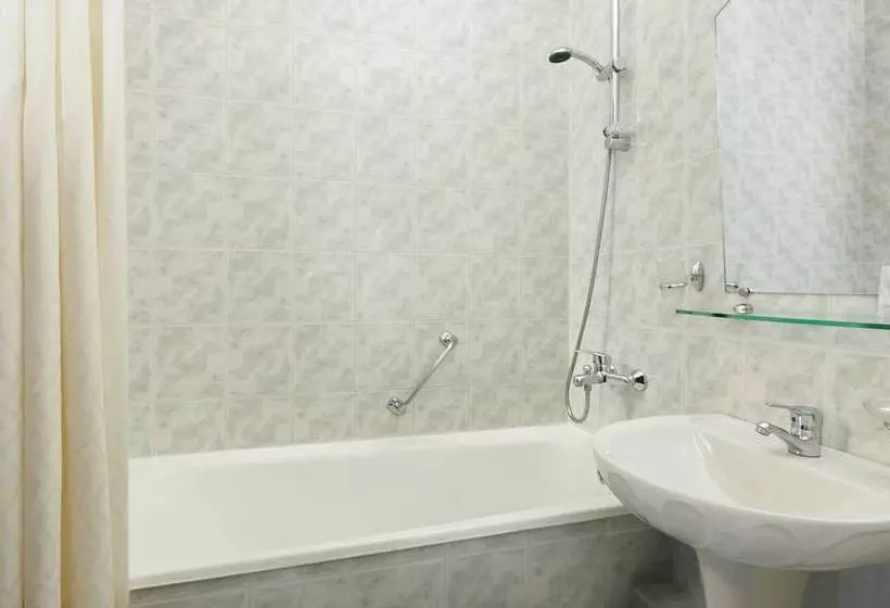 בית מלון כפרי Oktyabrskaya