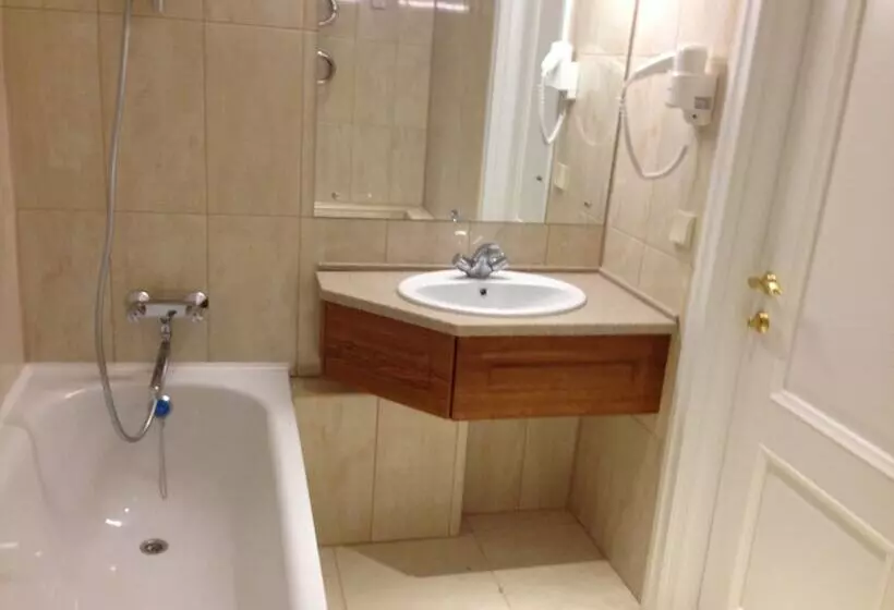 בית מלון כפרי Oktyabrskaya