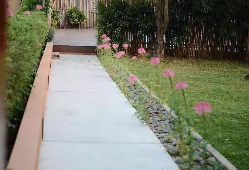 בית מלון כפרי Serene At Chiang Rai