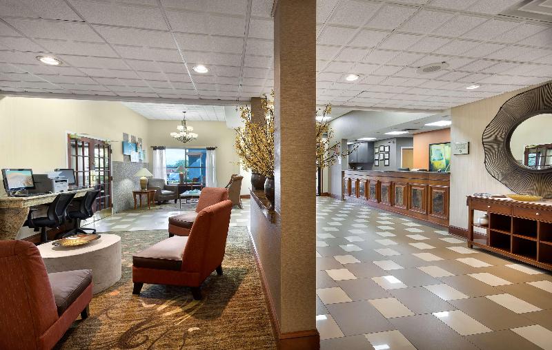 Sky Point Hotel & Suites   Atlanta Airport
