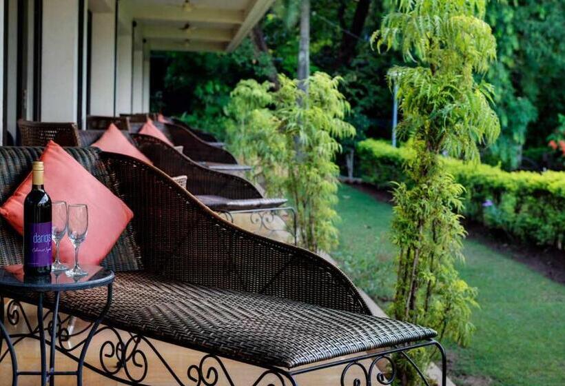 בית מלון כפרי Sunderban Resort & Spa