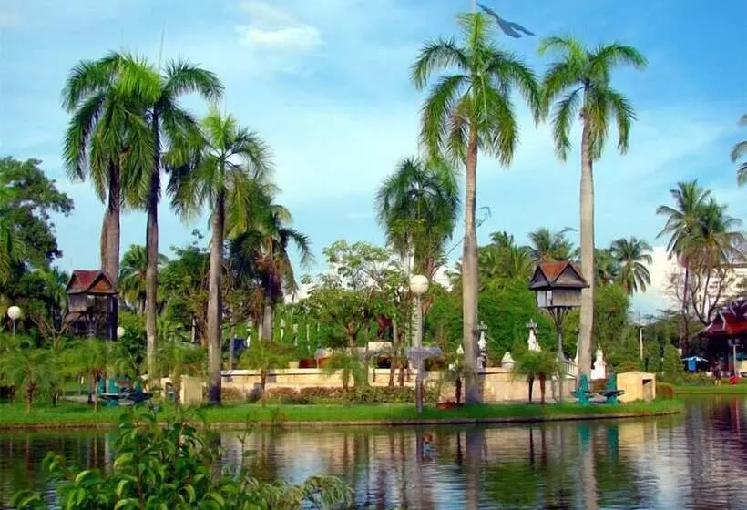 ホテル The Rim Chiang Mai