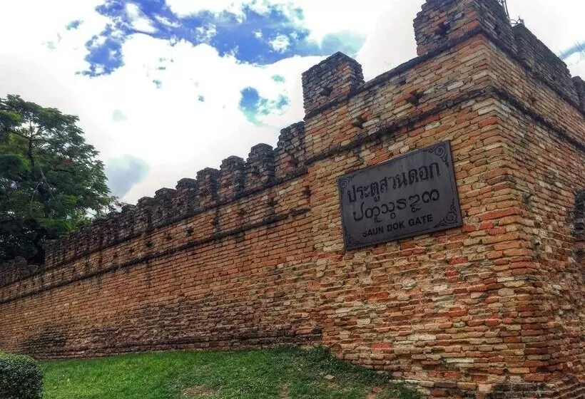 ホテル The Rim Chiang Mai