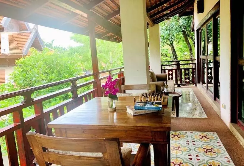 ホテル The Rim Chiang Mai