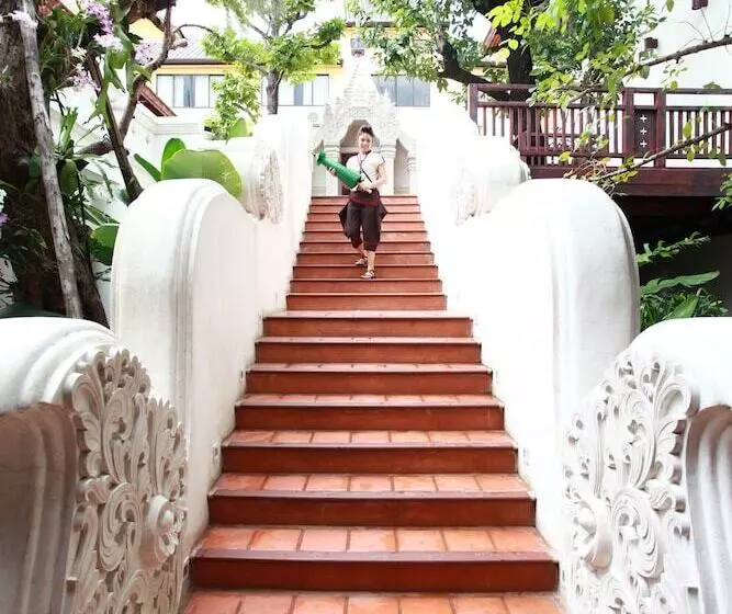 ホテル The Rim Chiang Mai