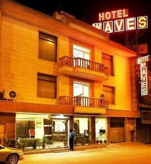 ホテル Waves