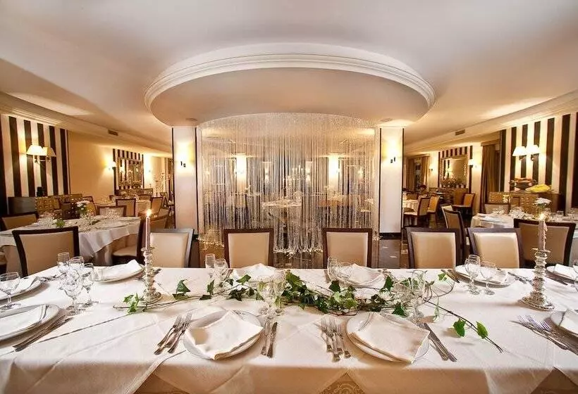 Regent Beach Hotel & Apartments