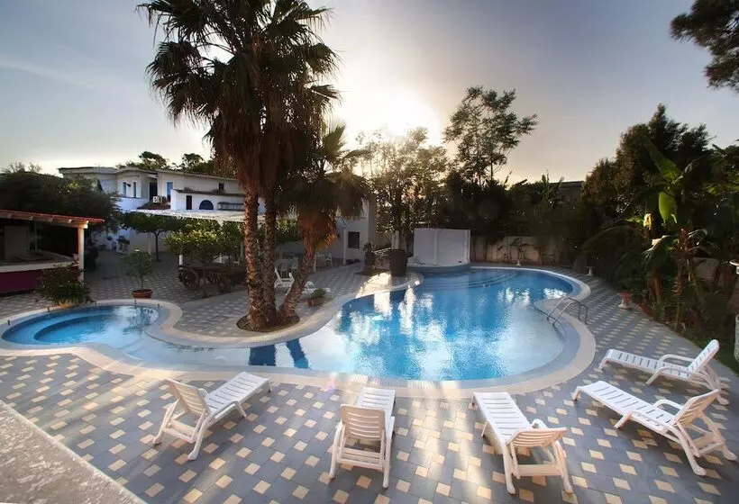 Regent Beach Hotel & Apartments